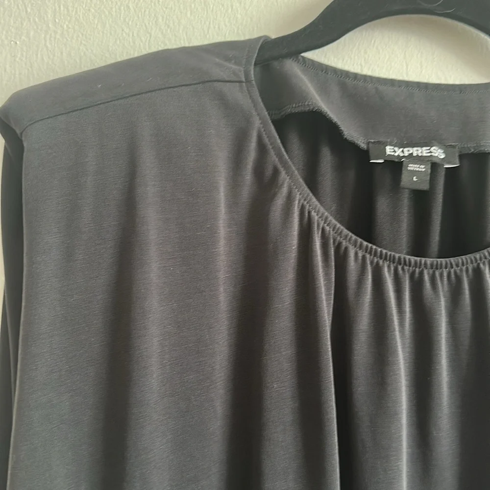 *Excellent Condition* Express Sleeveless Blouse, Sz. L - Picture 4 of 9